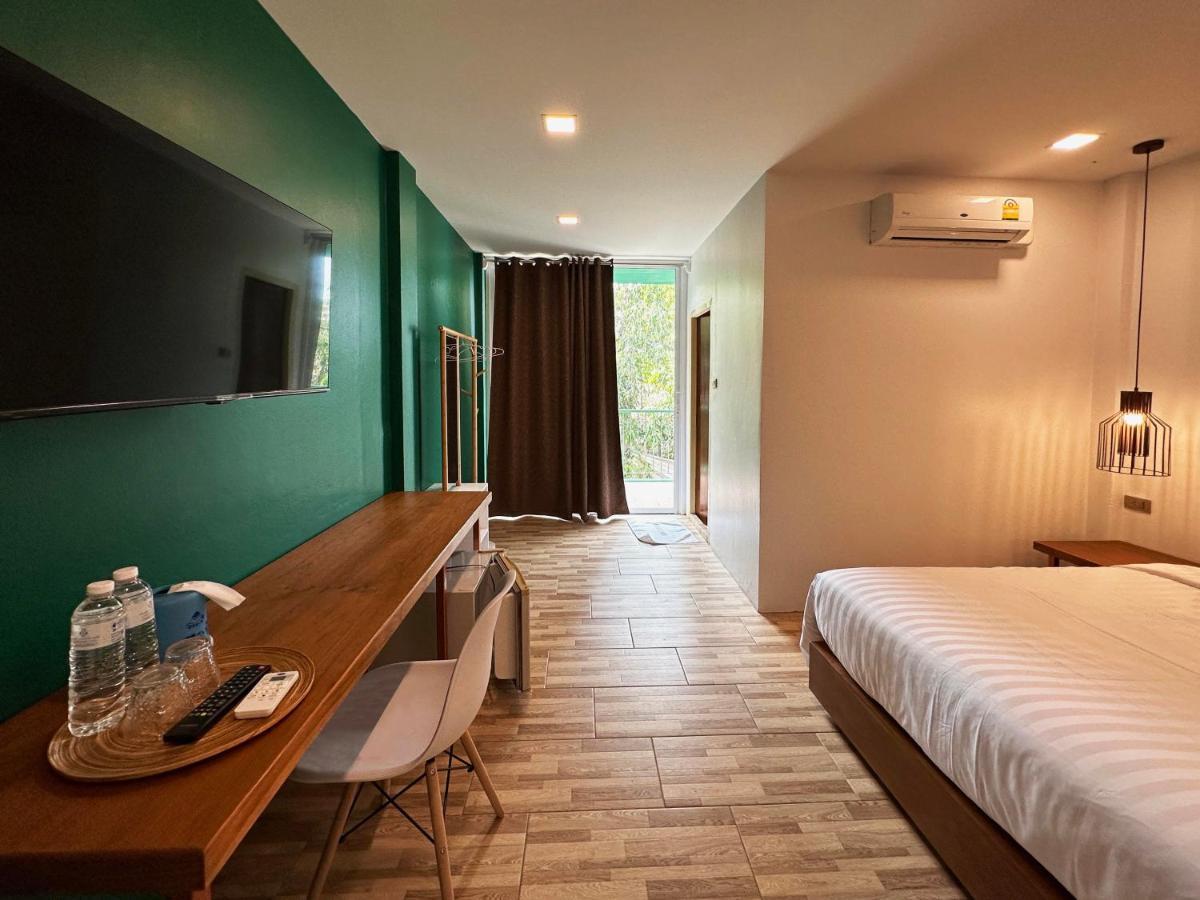 Plernpetch Hotel Surat Thani Exterior photo